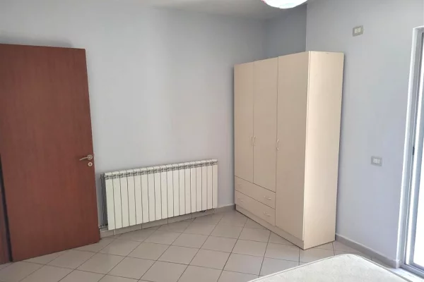 Shtepi ne shitje Apartament ne Tirane, 1+1, Mobilimi E mobiluar, Pagesa 167,000  Euro.