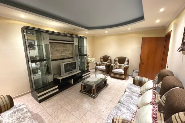 Shtepi me qera Apartament ne Tirane, 2+1, Mobilimi E mobiluar, Pagesa 35,000  Leke.