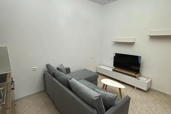 Shtepi me qera Apartament ne Tirane, 1+1, Mobilimi E mobiluar, Pagesa 45,000  Leke.