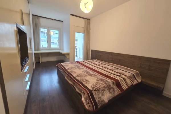 Shtepi ne shitje Apartament ne Tirane, 2+1, Mobilimi E mobiluar, Pagesa 183,000  Euro.