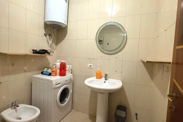 Shtepi me qera Apartament ne Tirane, 1+1, Mobilimi E mobiluar, Pagesa 550  Euro.