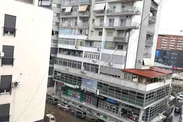 Shtepi me qera Apartament ne Tirane, 1+1, Mobilimi E mobiluar, Pagesa 550  Euro.