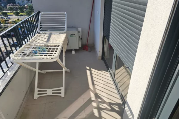 Shtepi me qera 1+1 ne Tirane - 65,000 Leke