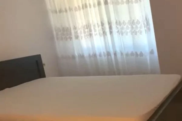 Shtepi me qera 2+1 ne Tirane - 40,000 Leke