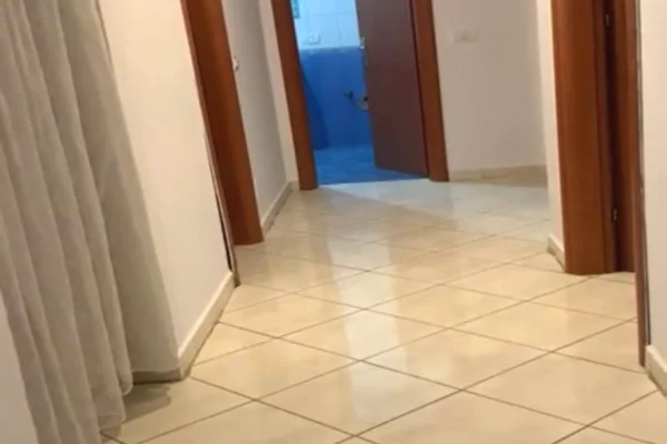 Shtepi me qera Apartament ne Tirane, 2+1, Mobilimi E mobiluar, Pagesa 40,000  Leke.