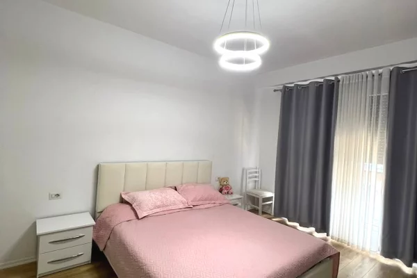 Shtepi me qera Apartament ne Tirane, 1+1, Mobilimi E mobiluar, Pagesa 600  Euro.