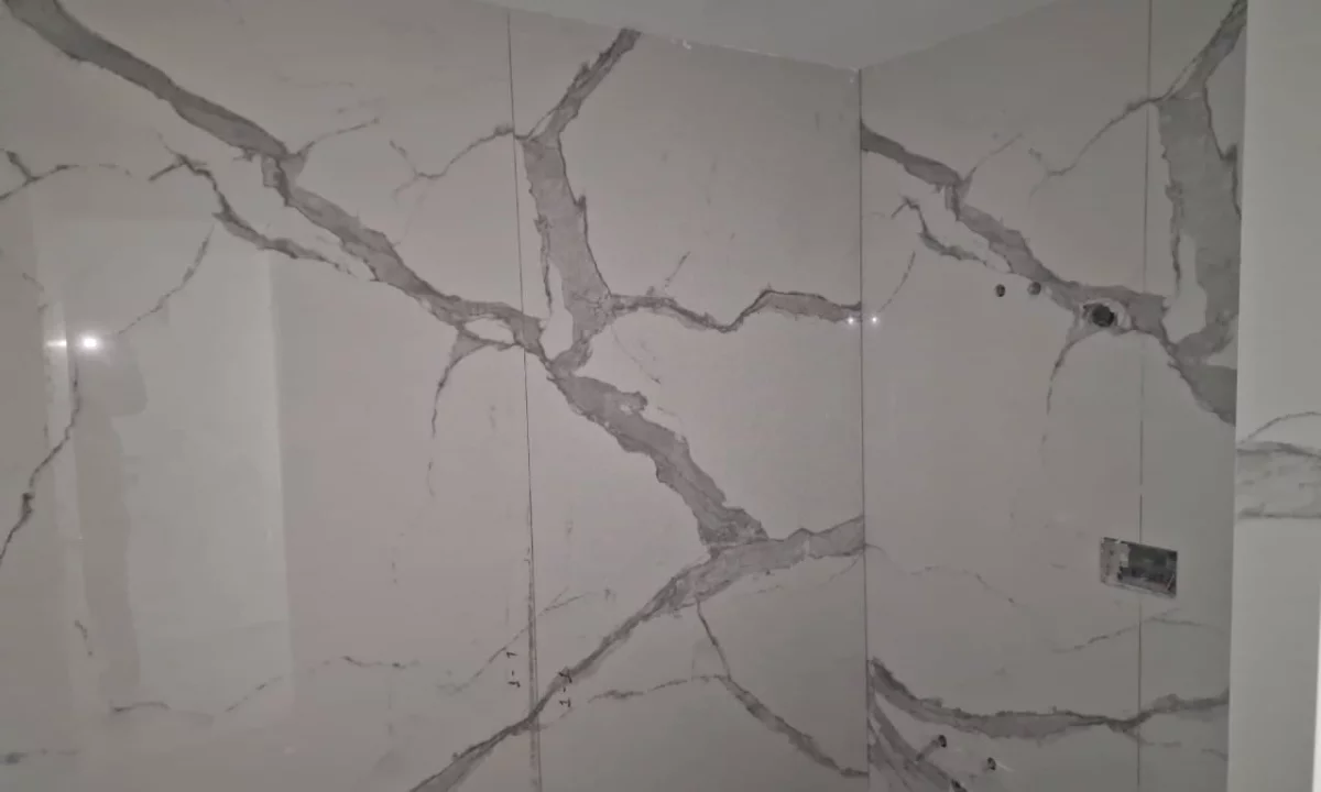 Shtepi ne shitje Apartament ne Tirane, 3+1, Mobilimi Bosh, pa mobiluar, Pagesa 187,000  Euro.