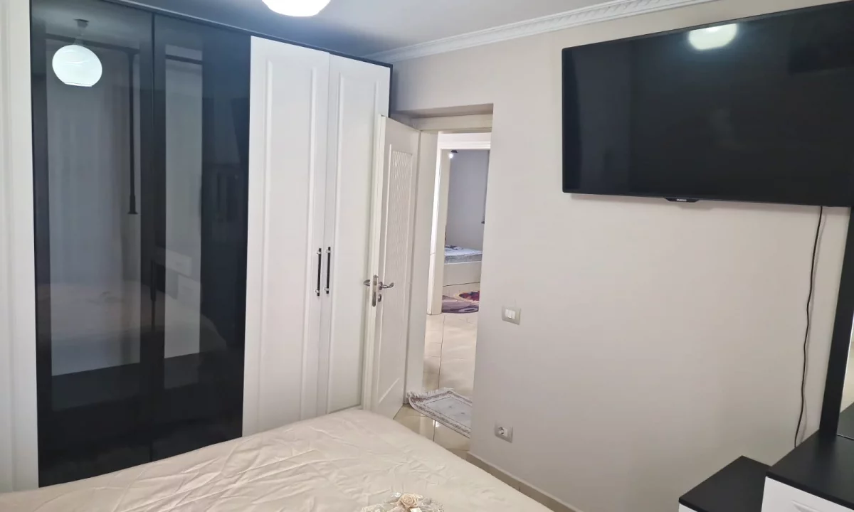 Shtepi me qera Apartament ne Tirane, 2+1, Mobilimi E mobiluar, Pagesa 600  Euro.