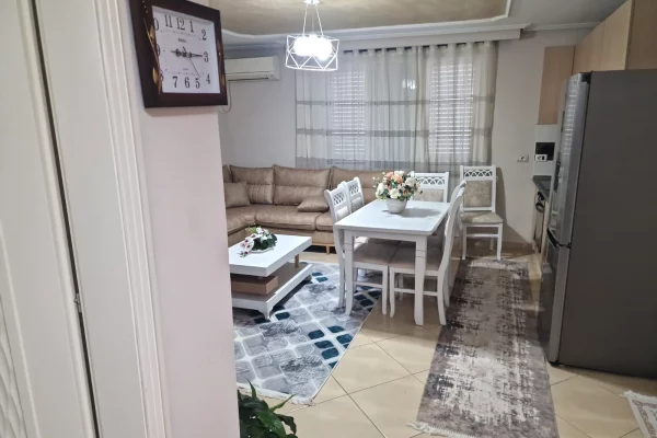 Shtepi me qera Apartament ne Tirane, 2+1, Mobilimi E mobiluar, Pagesa 600  Euro.