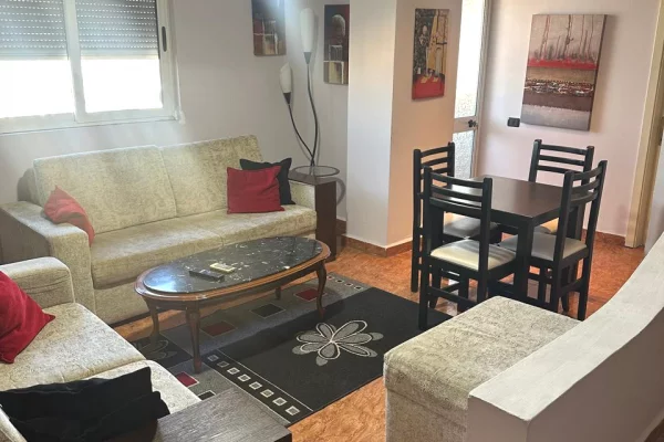 Shtepi me qera Apartament ne Tirane, 2+1, Mobilimi E mobiluar, Pagesa 500  Euro.