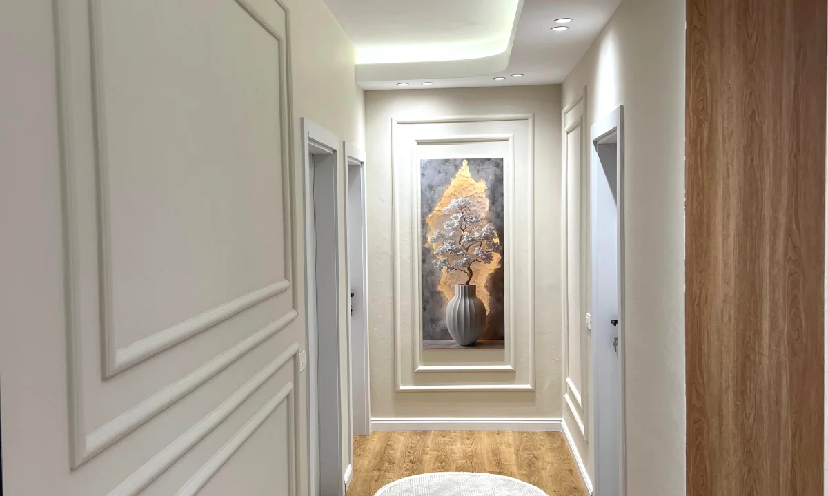 Shtepi ne shitje Apartament ne Tirane, 2+1, Mobilimi E mobiluar, Pagesa 168,000  Euro.