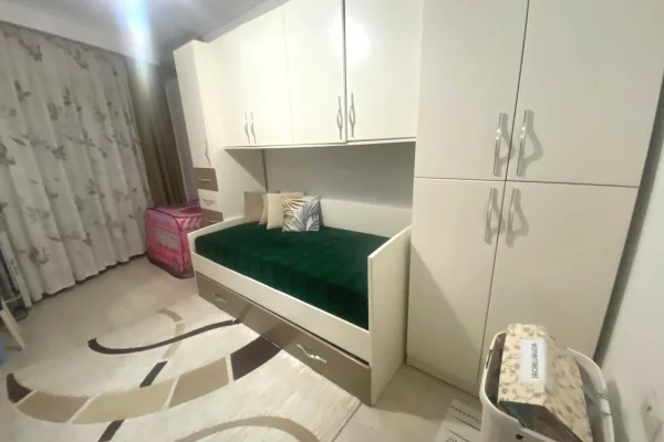 Shtepi me qera Apartament ne Tirane, 2+1, Mobilimi E mobiluar, Pagesa 850  Euro.