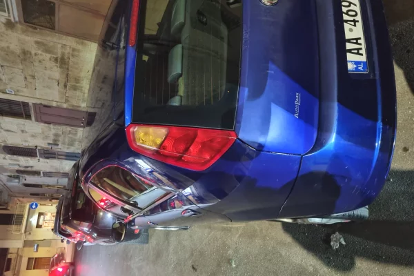 Cars for sale in Tirana - 2,300 Euro