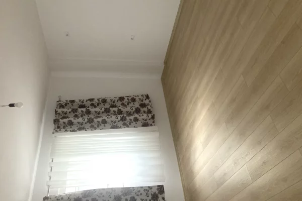 Shtepi me qera Shtepi Private ne Tirane, 3+1, Mobilimi Pjeserisht e mobiluar, Pagesa 650  Euro.