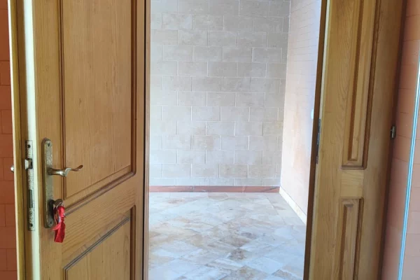 Shtepi ne shitje Vila Luksoze ne Tirane, 2+1, Mobilimi Bosh, pa mobiluar, Pagesa 468,000  Euro.