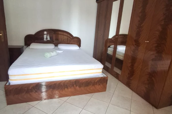 Shtepi me qera 2+1 ne Tirane - 550 Euro