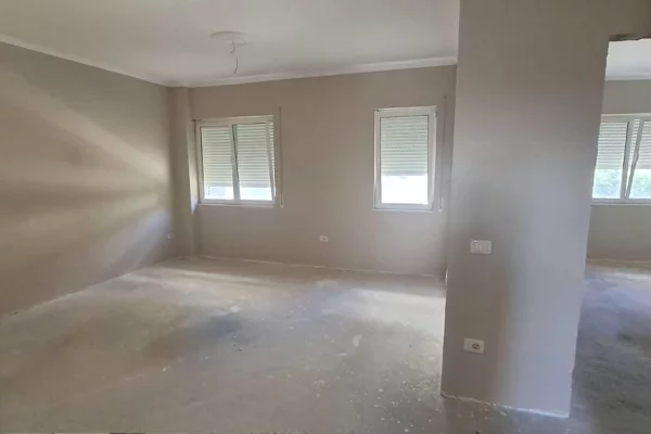 Shtepi ne shitje 2+1 ne Tirane - 105,000 Euro