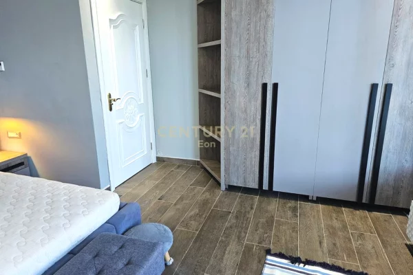 Shtepi ne shitje Vila Luksoze ne Durres, 4+1, Mobilimi E mobiluar, Pagesa 550,000  Euro.