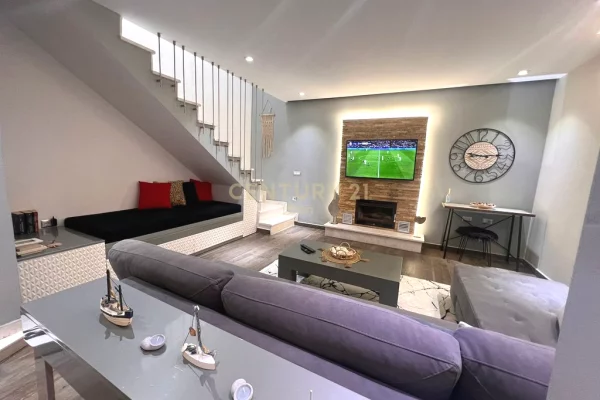 Shtepi ne shitje Vila Luksoze ne Durres, 4+1, Mobilimi E mobiluar, Pagesa 550,000  Euro.