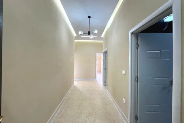 Shtepi ne shitje Apartament ne Durres, 2+1, Mobilimi E mobiluar, Pagesa 120,000  Euro.