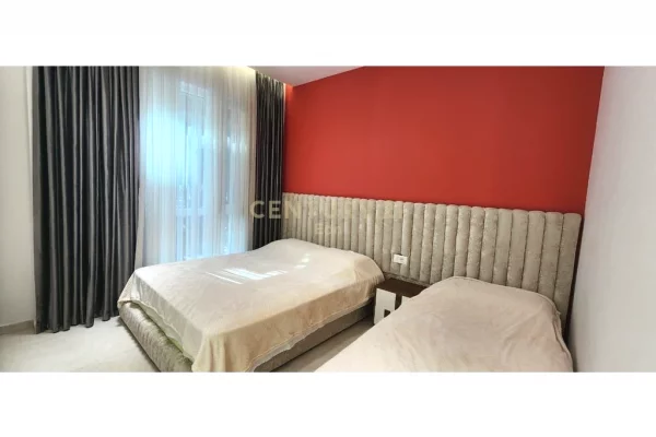 Shtepi ne shitje Apartament ne Durres, 2+1, Mobilimi E mobiluar, Pagesa 270,000  Euro.