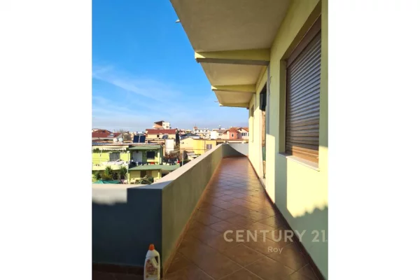 Shtepi ne shitje Apartament ne Tirane, 3+1, Mobilimi Pjeserisht e mobiluar, Pagesa 600,000  Euro.