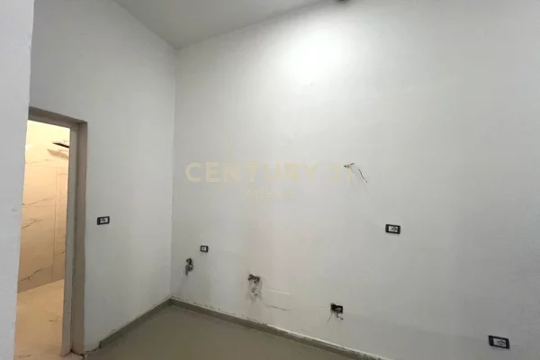 Shtepi ne shitje Apartament ne Durres, 1+1, Mobilimi Bosh, pa mobiluar, Pagesa 57,000  Euro.