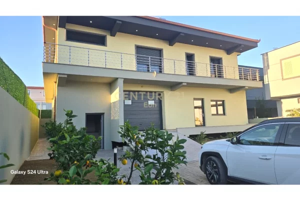 Shtepi ne shitje Vila Luksoze ne Durres, 3+1, Mobilimi E mobiluar, Pagesa 380,000  Euro.