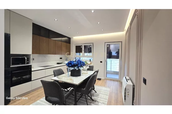 Shtepi ne shitje Vila Luksoze ne Durres, 3+1, Mobilimi E mobiluar, Pagesa 380,000  Euro.