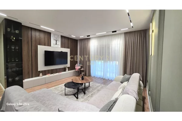 Shtepi ne shitje Vila Luksoze ne Durres, 3+1, Mobilimi E mobiluar, Pagesa 380,000  Euro.