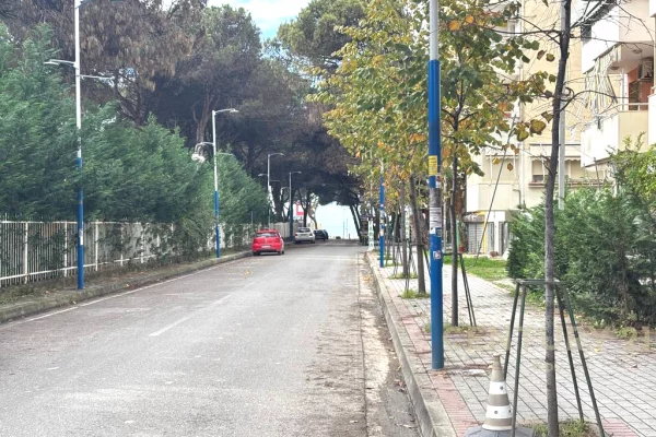 Shtepi ne shitje Apartament ne Durres, 1+1, Mobilimi Bosh, pa mobiluar, Pagesa 93,340  Euro.