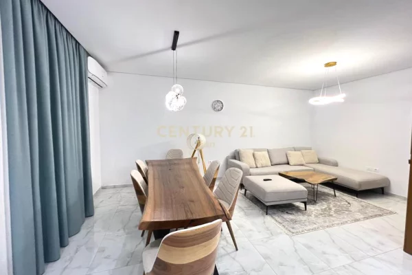 Shtepi ne shitje Apartament ne Durres, 2+1, Mobilimi E mobiluar, Pagesa 300,000  Euro.