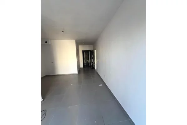 Apartment for sale in Durres 2+1, Emty