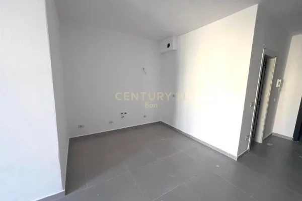 Apartment for sale in Durres 2+1, Emty