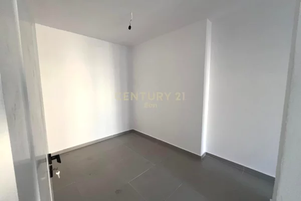 Apartment for sale in Durres 2+1, Emty