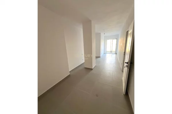 Apartment for sale in Durres 2+1, Emty