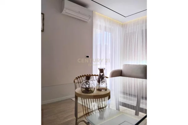 Shtepi me qera 1+1 ne Durres - 2,000 Euro