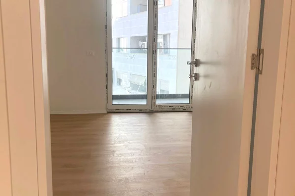 Shtepi me qera Apartament ne Tirane, 2+1, Mobilimi Bosh, pa mobiluar, Pagesa 60,000  Leke.