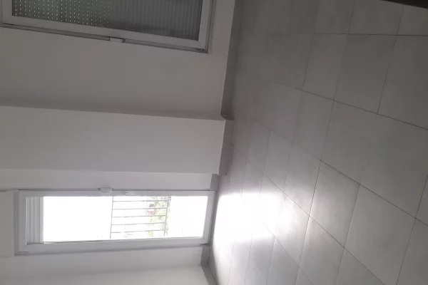 Shtepi me qera Apartament ne Tirane, 3+1, Mobilimi Bosh, pa mobiluar, Pagesa 45,000  Leke.