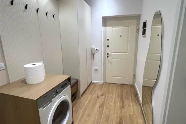 Shtepi me qera 2+1 ne Tirane - 325 Euro