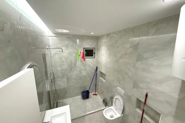 Shtepi me qera Apartament ne Tirane, 1+1, Mobilimi E mobiluar, Pagesa 550  Euro.