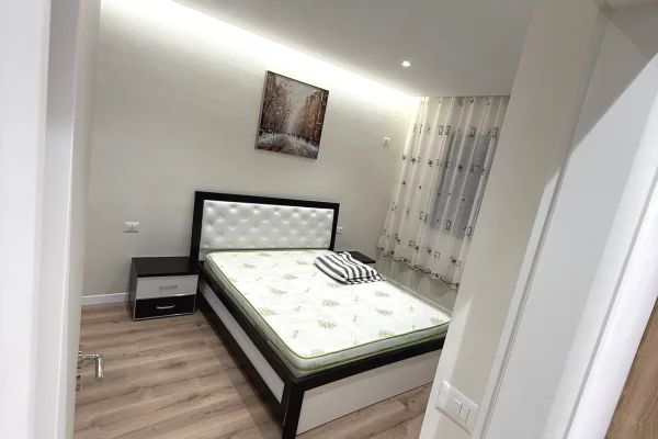 Shtepi me qera Apartament ne Tirane, 1+1, Mobilimi E mobiluar, Pagesa 550  Euro.