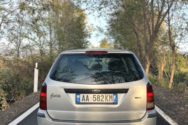 Makina ne shitje ne Lezhe, Ford, 2003 Diesel,Kambio Manual Pagesa 1,500  Euro.