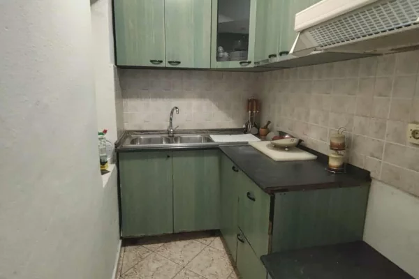 Apartment for rent in Tirana 2+1, Emty
