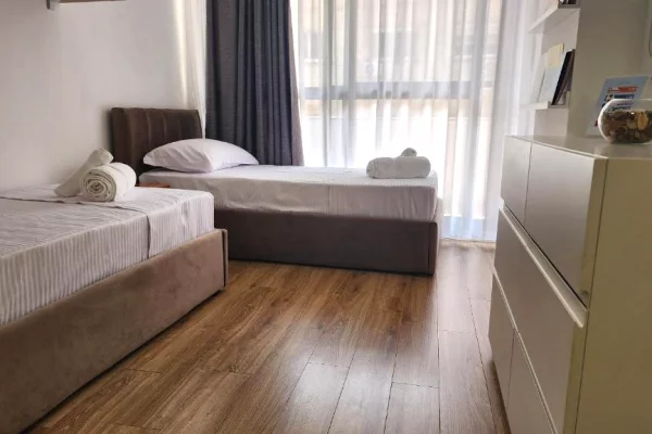 Shtepi me qera Apartament ne Tirane, 2+1, Mobilimi E mobiluar, Pagesa 800  Euro.