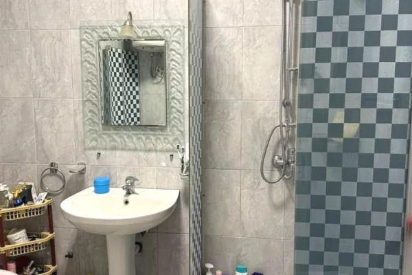 Shtepi me qera Apartament ne Tirane, 1+1, Mobilimi E mobiluar, Pagesa 450  Euro.