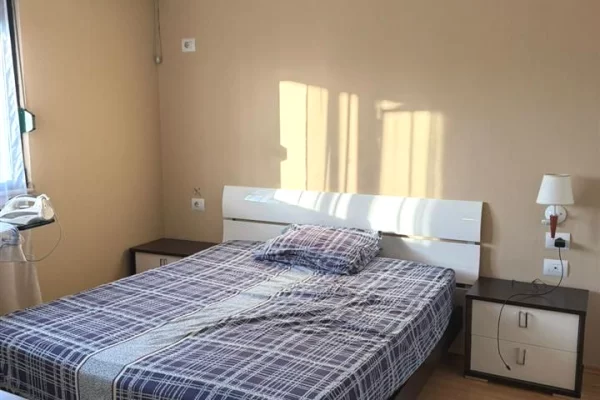 Shtepi me qera Apartament ne Tirane, 1+1, Mobilimi E mobiluar, Pagesa 450  Euro.