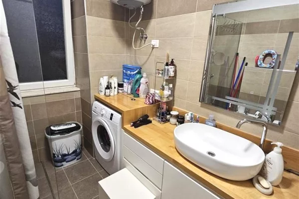 Shtepi me qera Apartament ne Tirane, 1+1, Mobilimi E mobiluar, Pagesa 550  Euro.