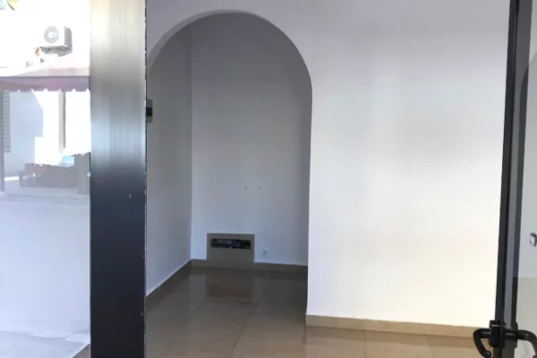 Business Property for Rent 1+1 in Tirana - 350 Euro