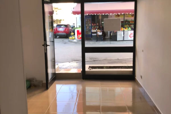 Business Property for Rent 1+1 in Tirana - 350 Euro